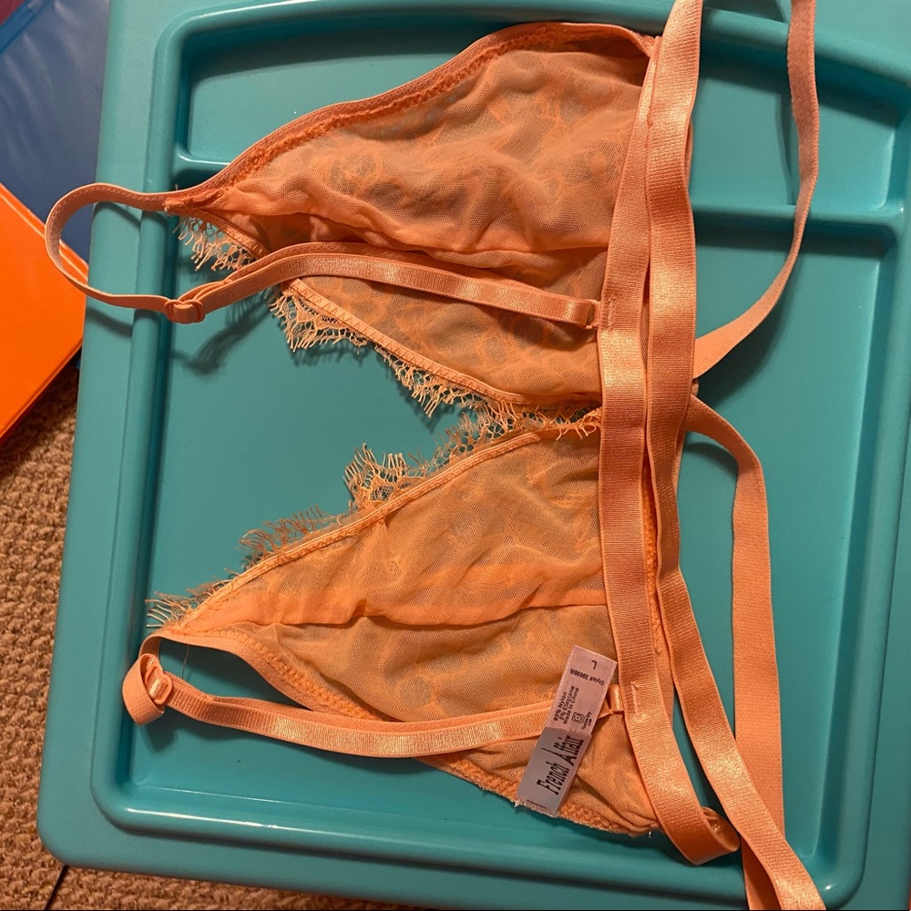 Pink bra - Picture 2 of 3